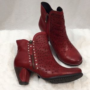 Spring Step L’Artiste Red Booties